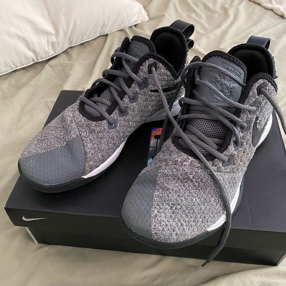 Nike Lebron witness 3